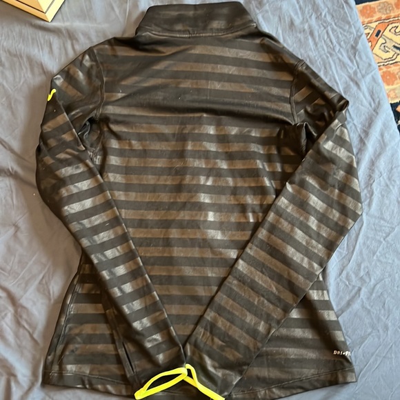 Nike dry fit pro long sleeeve deep zip run shirt - Picture 4 of 6